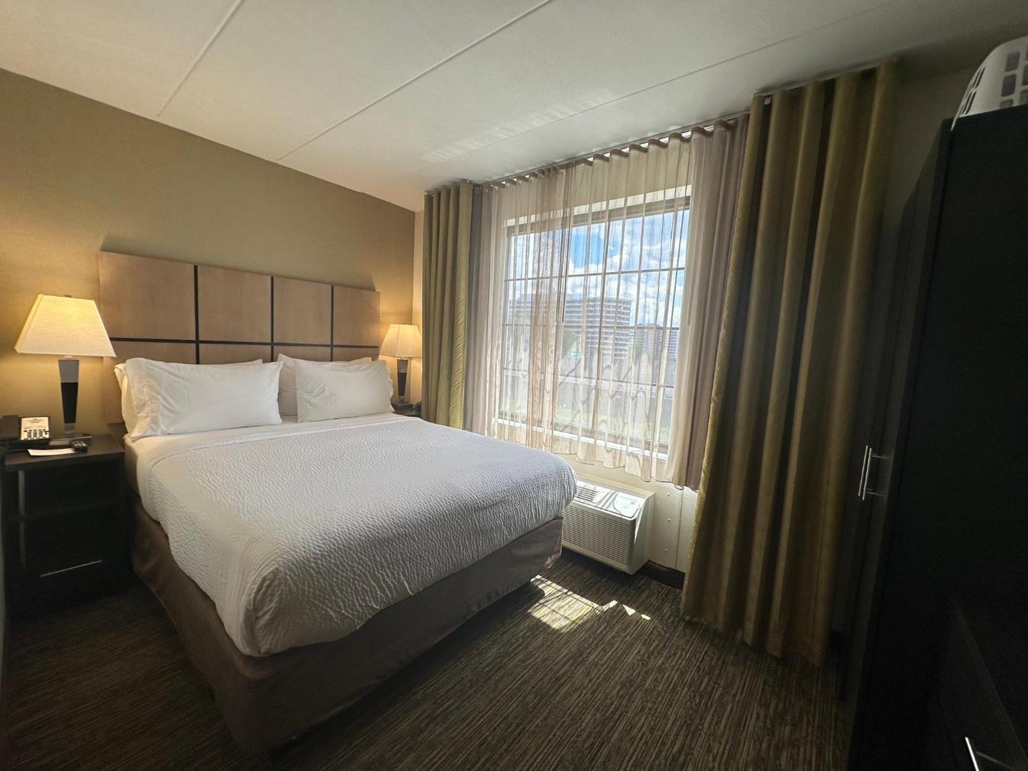 Candlewood Suites Alexandria West By Ihg Exterior photo